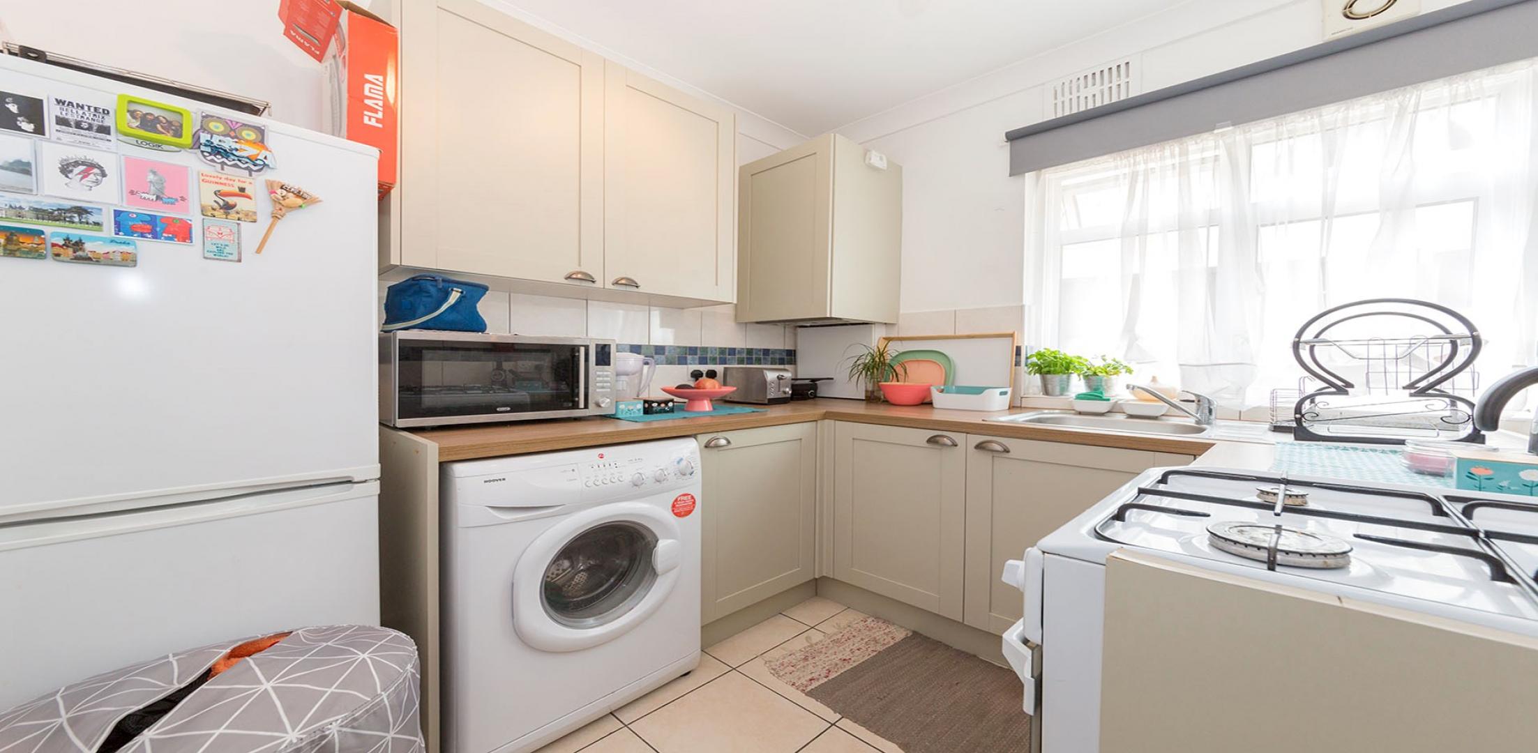 			1 Bedroom, 1 bath, 1 reception Flat			 Grosvenor Gardens, , WILLESDEN GREEN